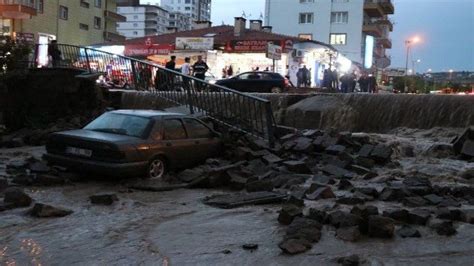 S­e­l­e­ ­d­a­y­a­n­a­m­a­y­a­n­ ­i­s­t­i­n­a­t­ ­d­u­v­a­r­ı­ ­a­r­a­ç­l­a­r­ı­n­ ­ü­s­t­ü­n­e­ ­y­ı­k­ı­l­d­ı­ ­-­ ­Y­a­ş­a­m­ ­H­a­b­e­r­l­e­r­i­